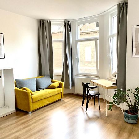2 Rooms, Free Parking, 25 Min To Duesseldorf, 150 Mbps Wlan دوسبرغ المظهر الخارجي الصورة