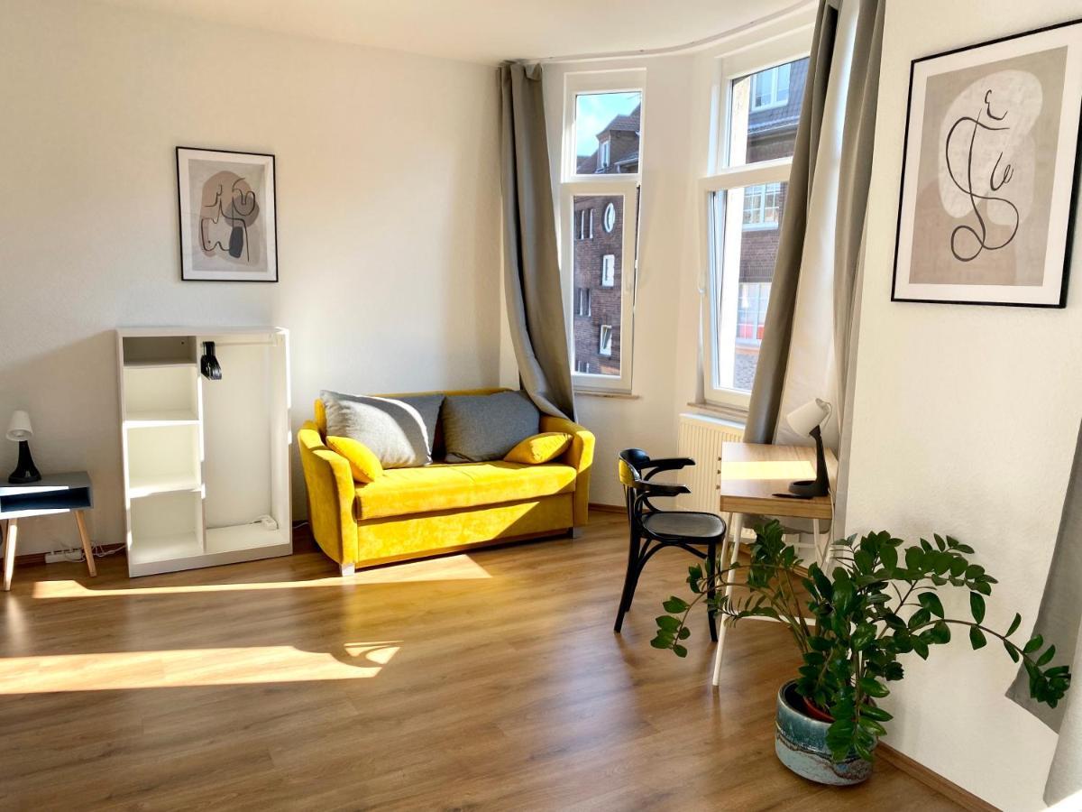 2 Rooms, Free Parking, 25 Min To Duesseldorf, 150 Mbps Wlan دوسبرغ المظهر الخارجي الصورة