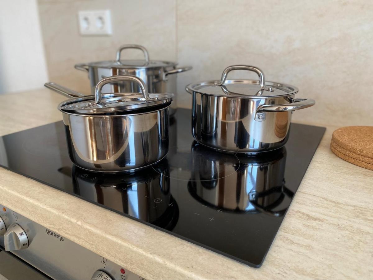 2 Rooms, Free Parking, 25 Min To Duesseldorf, 150 Mbps Wlan دوسبرغ المظهر الخارجي الصورة