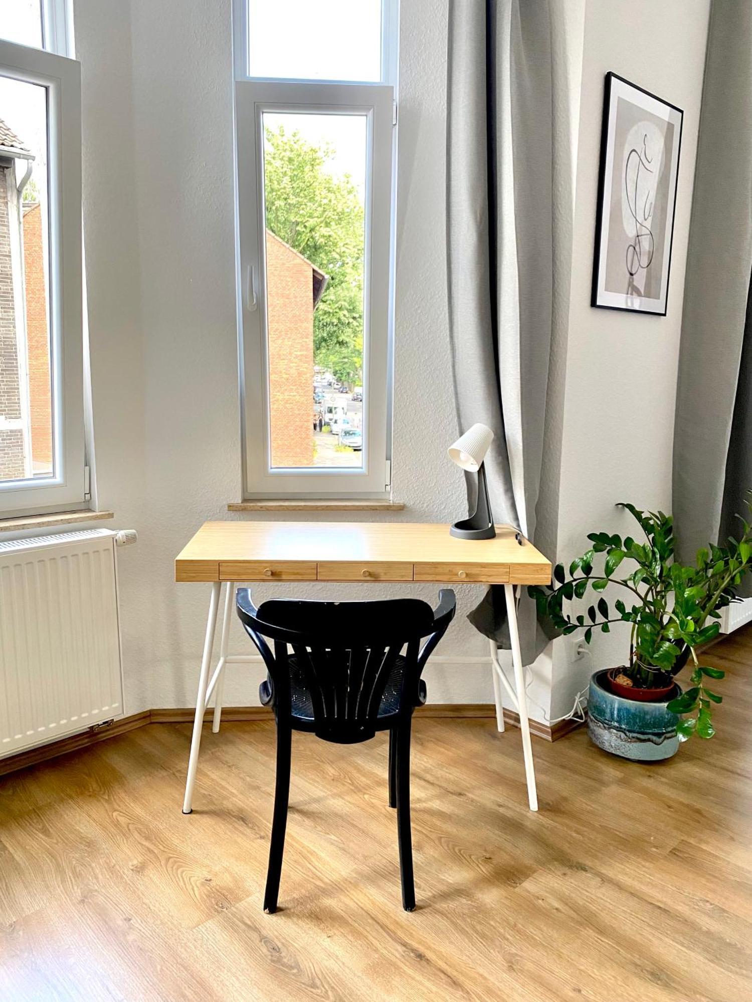 2 Rooms, Free Parking, 25 Min To Duesseldorf, 150 Mbps Wlan دوسبرغ المظهر الخارجي الصورة