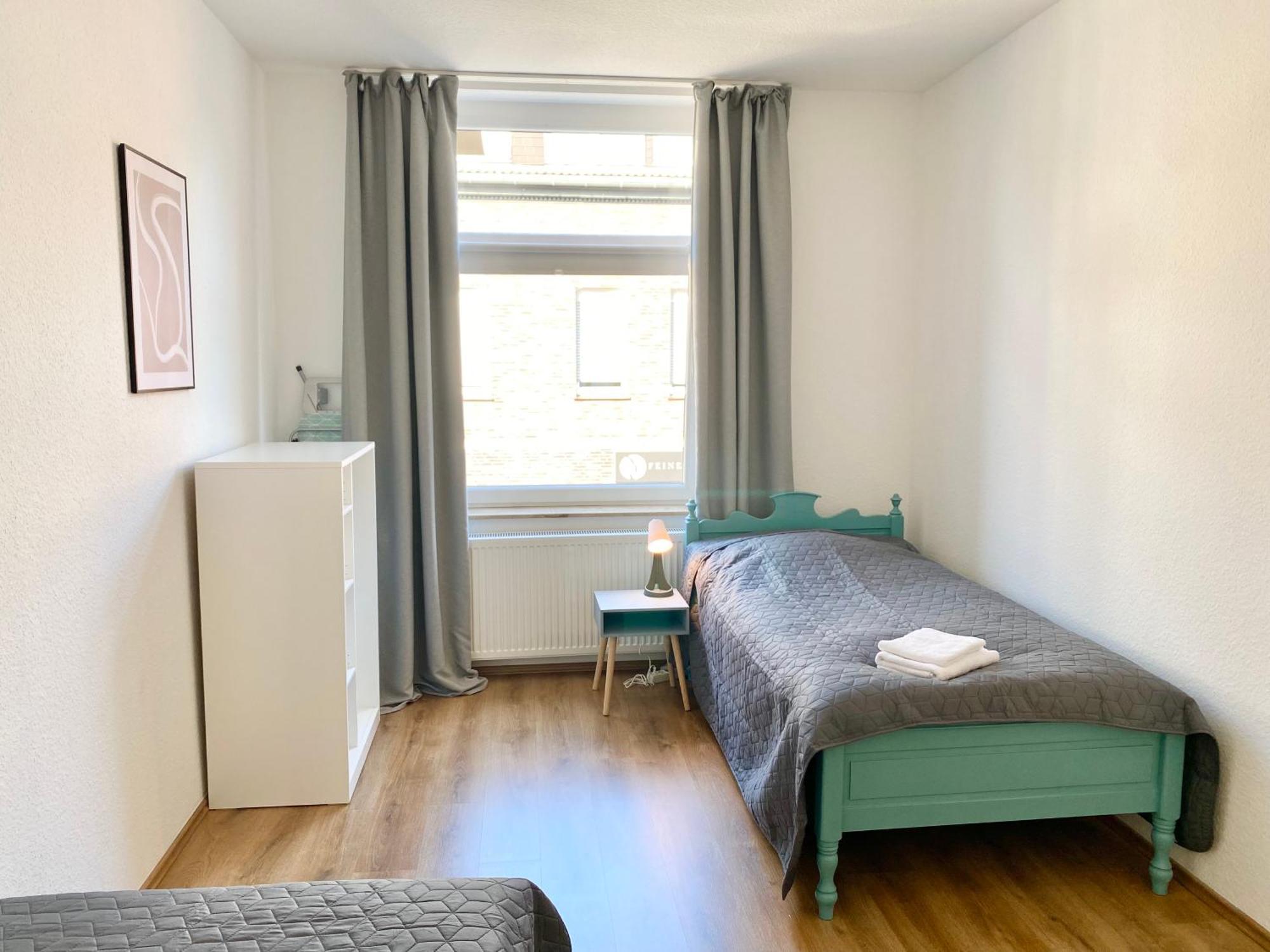 2 Rooms, Free Parking, 25 Min To Duesseldorf, 150 Mbps Wlan دوسبرغ المظهر الخارجي الصورة